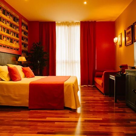 Hotel Vinicola Real-200 Monges Albelda De Iregua Bagian luar foto