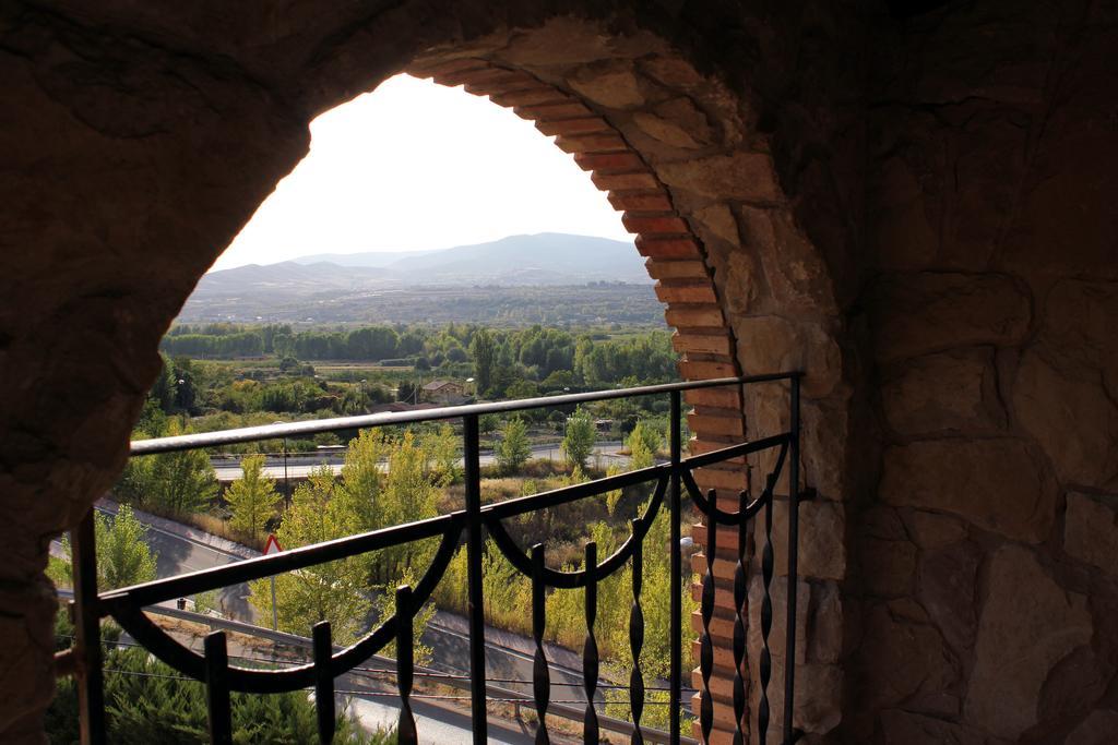 Hotel Vinicola Real-200 Monges Albelda De Iregua Bagian luar foto